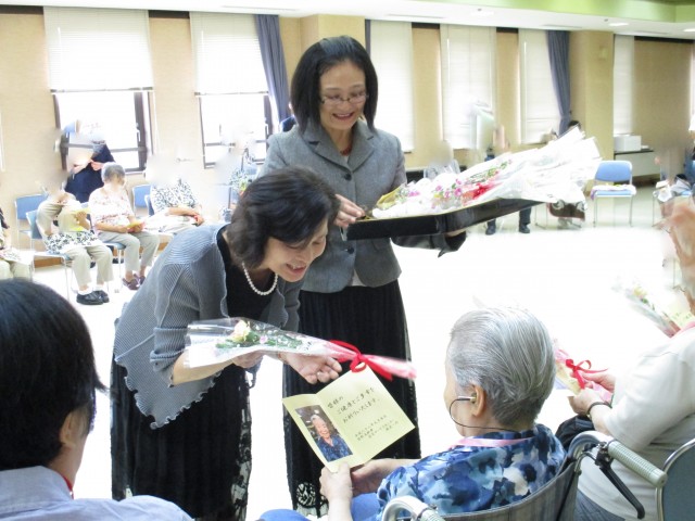 所長より花束贈呈！
